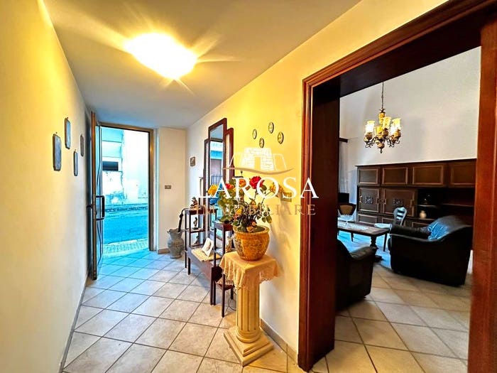 Casa con 6 locali in vendita in Via Alcide De Gasperi, Calimera