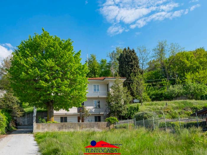 Casa quadrilocale in vendita in Via Monte Nebin, Villar San Costanzo