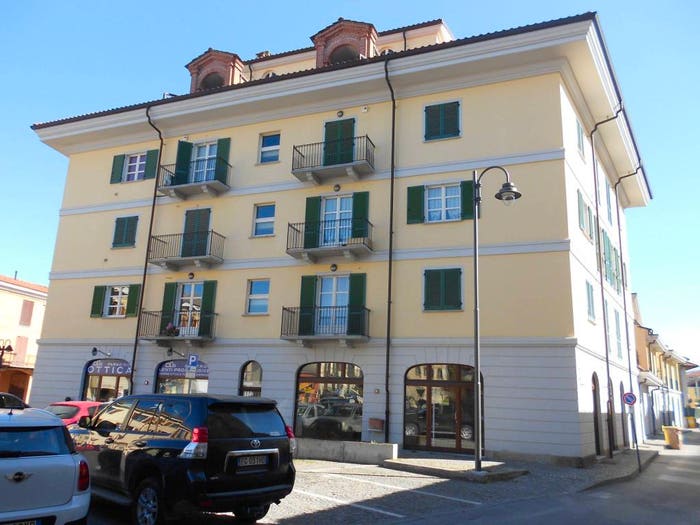 Appartamento trilocale in vendita in Via Cesare Battisti, Centro, Caraglio