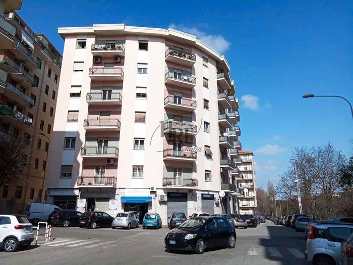 Appartamento con 6 locali in vendita in Via delle Medaglie d'Oro, Centro, Cosenza