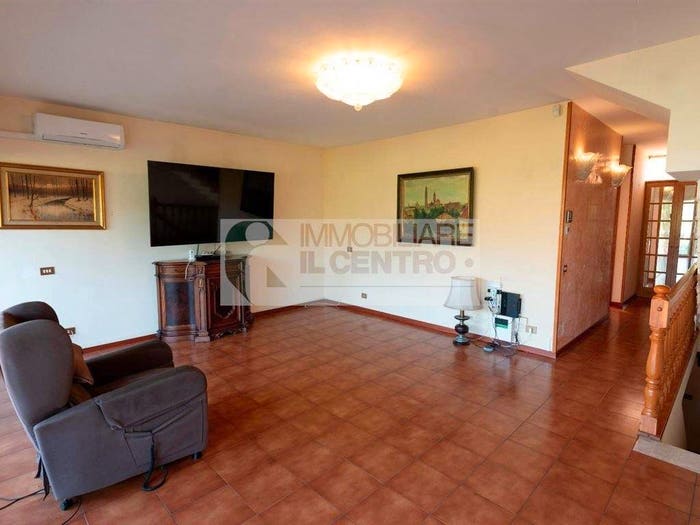 Casa con 5 locali in vendita in Casano Dogana Isola, Luni