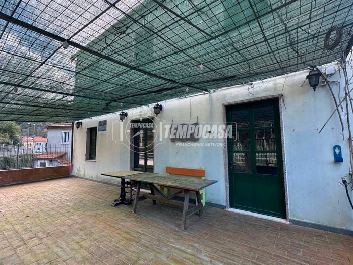 Casa quadrilocale in vendita in Via Molini, Quiliano