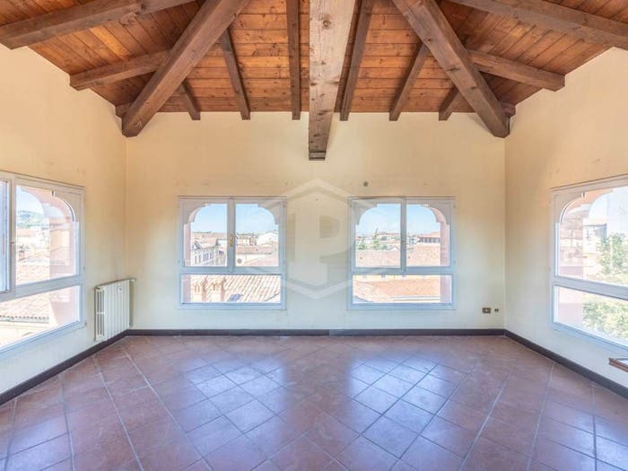Appartamento con 6 locali in vendita in Via Barberia, Centro Storico, Bologna