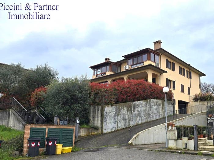 Appartamento con 6 locali in vendita in Via di Pretola, Centro, Paciano