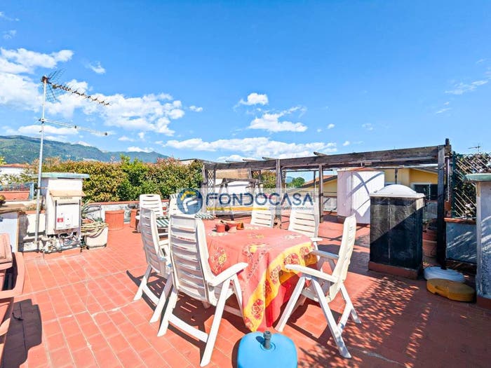 Appartamento trilocale in vendita in Via Pandolfino, Marina di Massa Centro, Massa