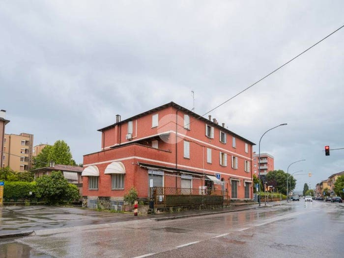 Appartamento con 5 locali in vendita in Via del Triumvirato, Borgo Panigale, Bologna
