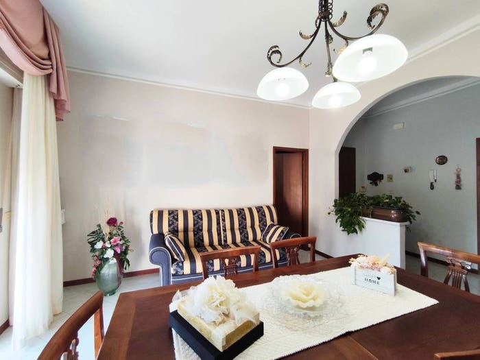 Appartamento con 6 locali in vendita in Via Divisione Alpina Julia, Badia Pozzeveri Le Corti, Altopascio