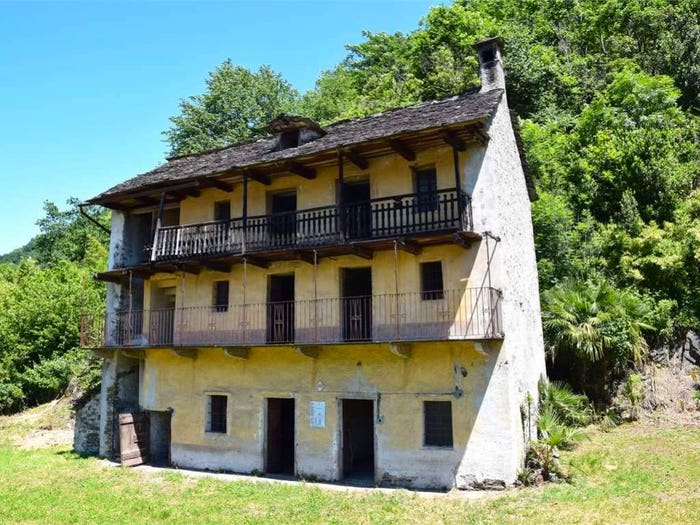 Casa con 6 locali in vendita in via Domodossola snc, Cuzzego, BeuraCardezza