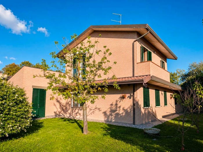 Casa con 6 locali in vendita in Via Acquedotto, Francolino, Ferrara