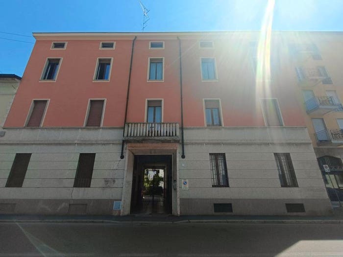 Appartamento trilocale in vendita in Via Santa Maria in Betlem, Porta Romana, Cremona