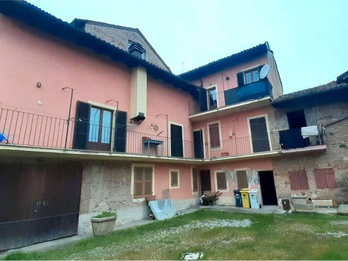 Casa con 6 locali in vendita in Via San Realino, Centro, Cassine