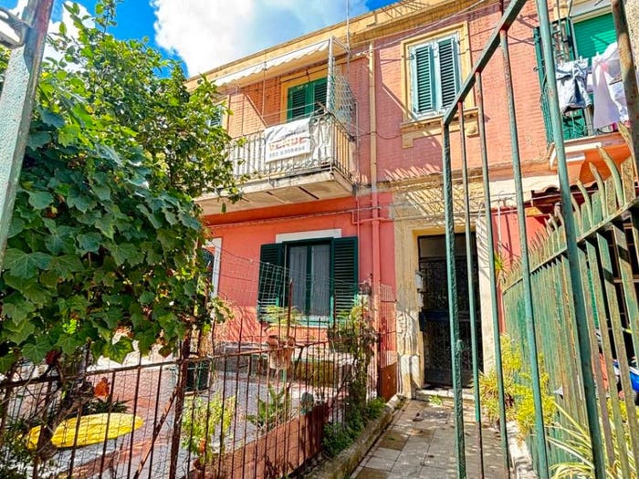 Appartamento con 5 locali in vendita in Viale Italia, Viale Italia Montepiselli, Messina