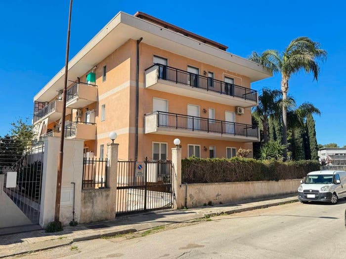 Appartamento trilocale in vendita in Floridia