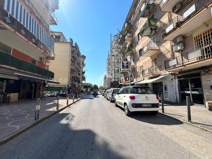 Appartamento trilocale in vendita in Via Via Vicinale Trencia, Pianura, Napoli