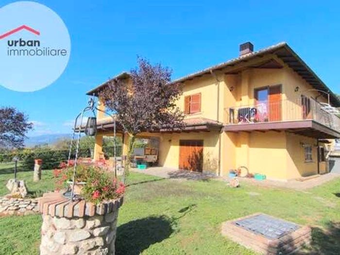 Casa con 6 locali in vendita in Via Cerri, Roio, L'Aquila