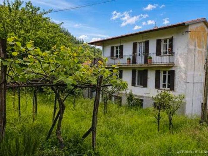 Casa con 6 locali in vendita in Via Delle Volte, Pontremoli