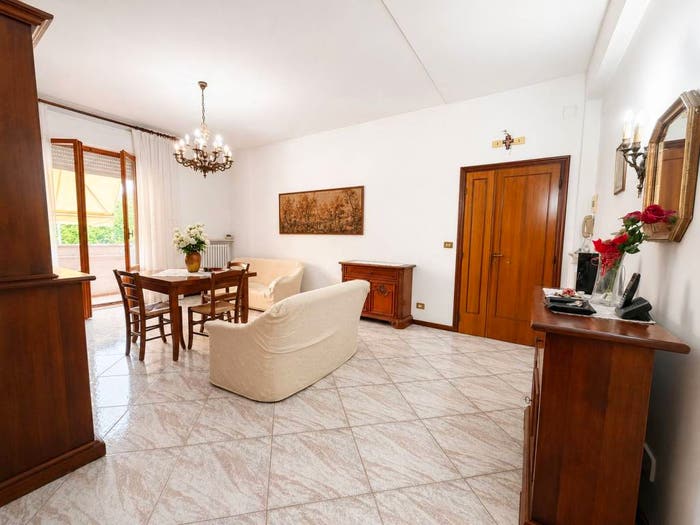 Appartamento con 5 locali in vendita in Viale Giuseppe Verdi, San Pietro Martire Erbarella, Jesi