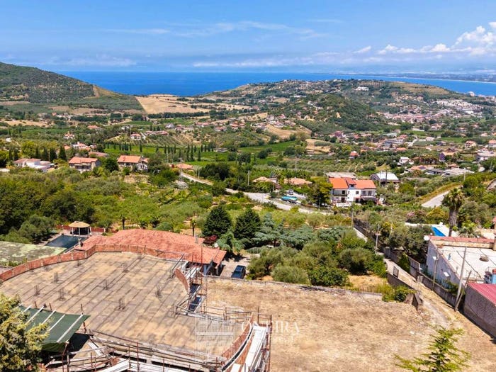 Casa con 6 locali in vendita in Via Fontana Saracena, Agropoli