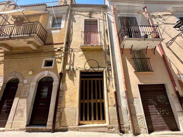 Casa trilocale in vendita in Via Belvedere, Centro Storico, Andria