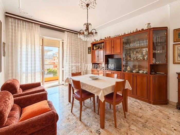 Appartamento quadrilocale in vendita in Viale Amerigo Vespucci, Sottomarina, Chioggia