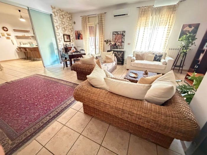 Appartamento con 5 locali in vendita in Via Pier Maria Rosso di San Secondo, Lentini