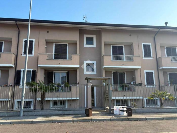 Casa quadrilocale in vendita in Via Giovanni Paolo II, Casorezzo
