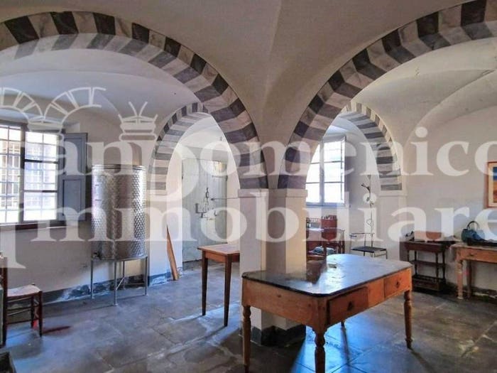 Casa con 6 locali in vendita in Via Brogiotti, Centro, Calci