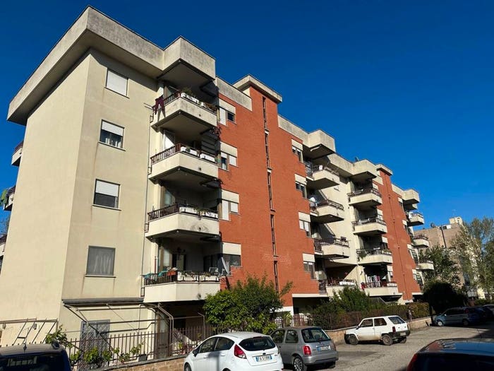 Appartamento con 6 locali in vendita in via Ugo la Malfa, Centro, Civita Castellana