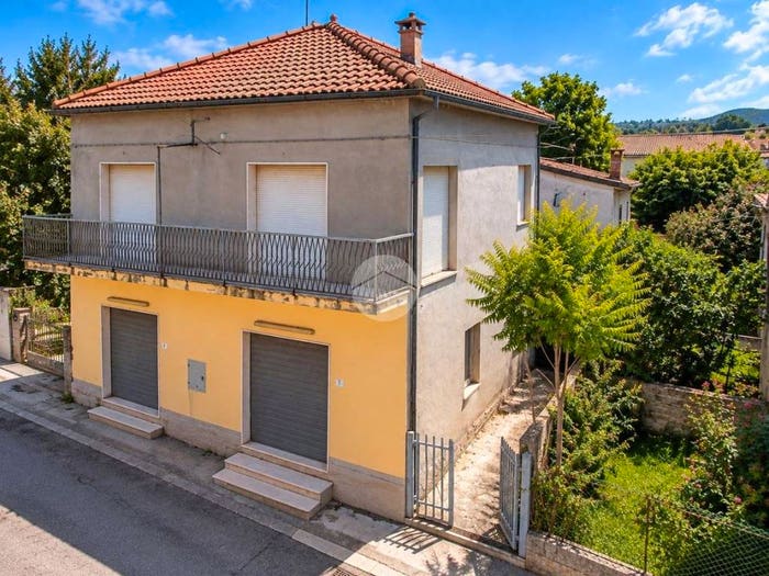 Casa trilocale in vendita in Via Carlo Verdecchia, Casoli, Atri