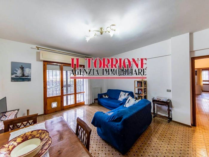 Appartamento quadrilocale in vendita in Via Giovanni Amendola, Centro, Pescia