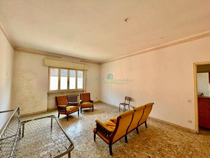 Casa con 6 locali in vendita in Viale Vincenzo Martini, Centro, Monsummano Terme