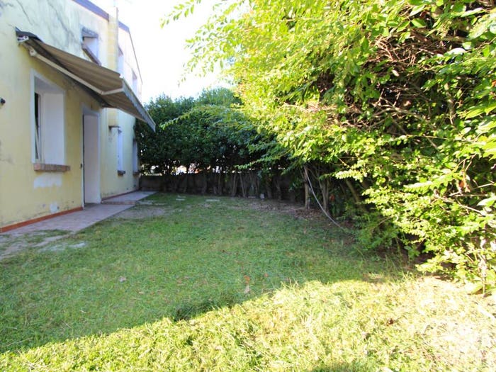 Appartamento trilocale in vendita in Via Giacomo Leopardi, Menà, Castagnaro