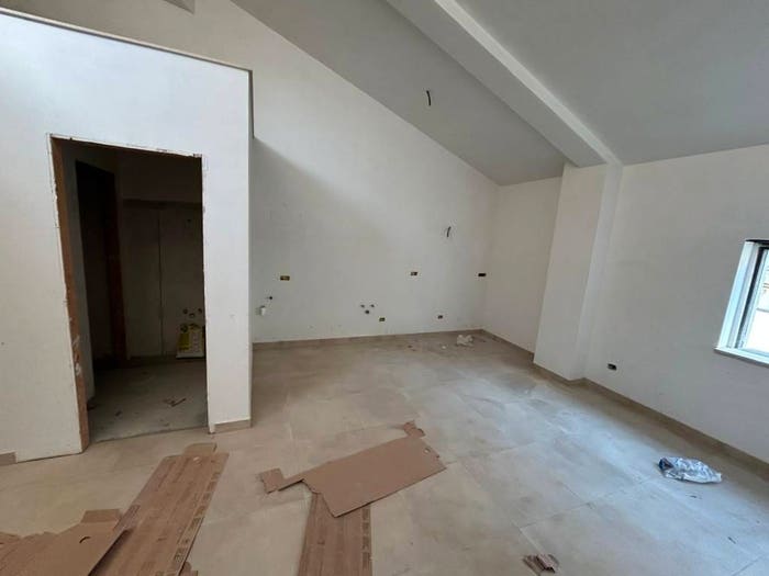 Appartamento in vendita in Via Aspromonte, Locri