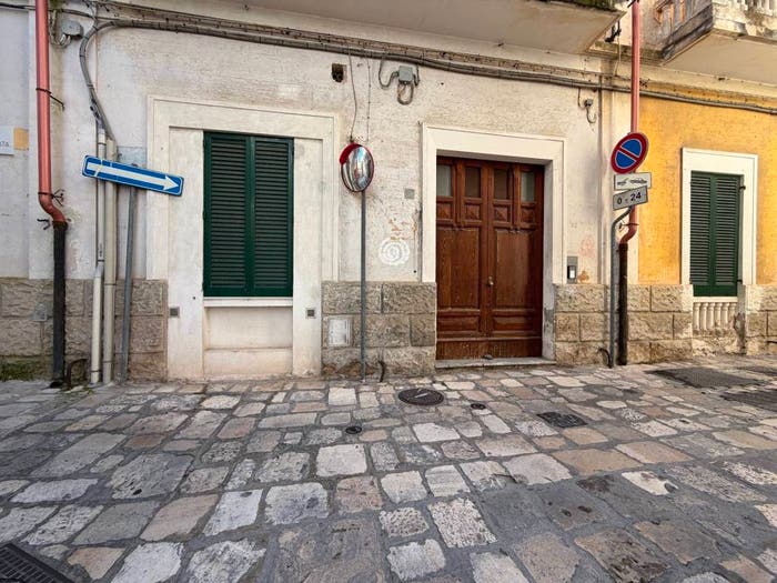 Appartamento trilocale in vendita in Via Annunziata, Centro Storico, Brindisi
