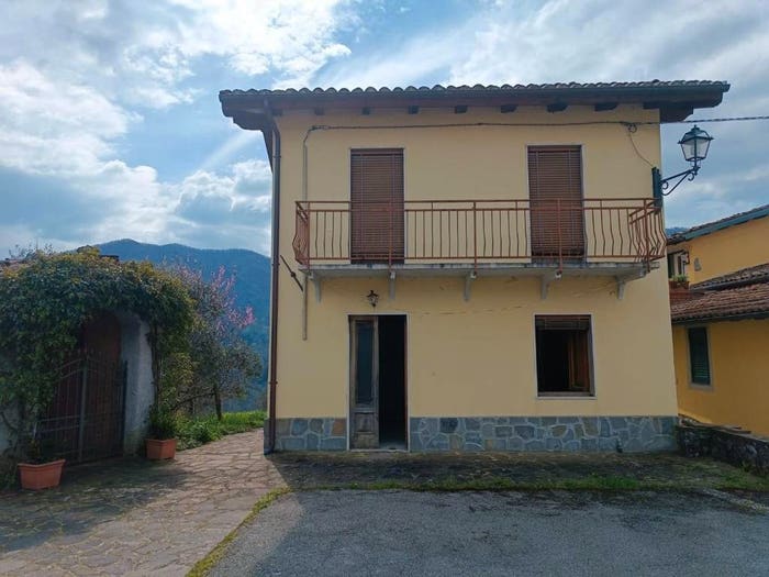Casa quadrilocale in vendita in Buca del vento, Gallicano