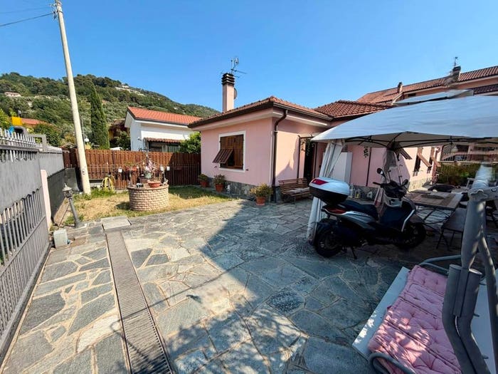 Casa trilocale in vendita in Centro, Camporosso