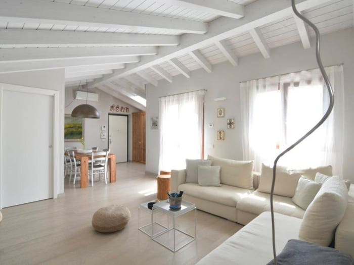 Appartamento quadrilocale in vendita in Via Sant'Antonio, Ronco Briantino