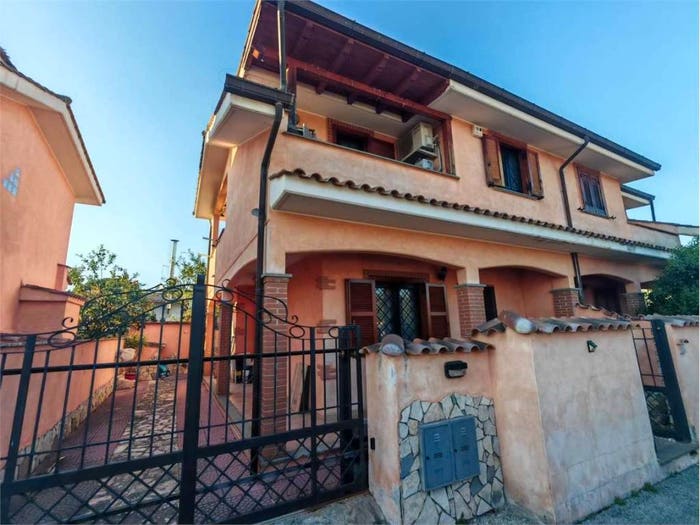 Casa con 5 locali in vendita in Via Mar Della Cina, Torvaianica Alta, Pomezia
