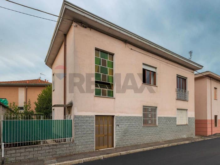 Casa con 6 locali in vendita in via dei Sassi, Ospedale, Busto Arsizio