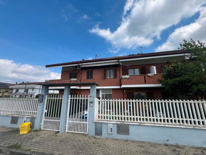 Casa con 5 locali in vendita in Via Tripoli, Centro, Bosconero