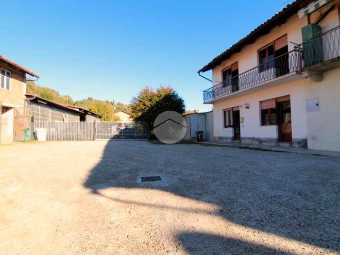 Casa con 6 locali in vendita in Salita G Marconi, Piobesi d'Alba