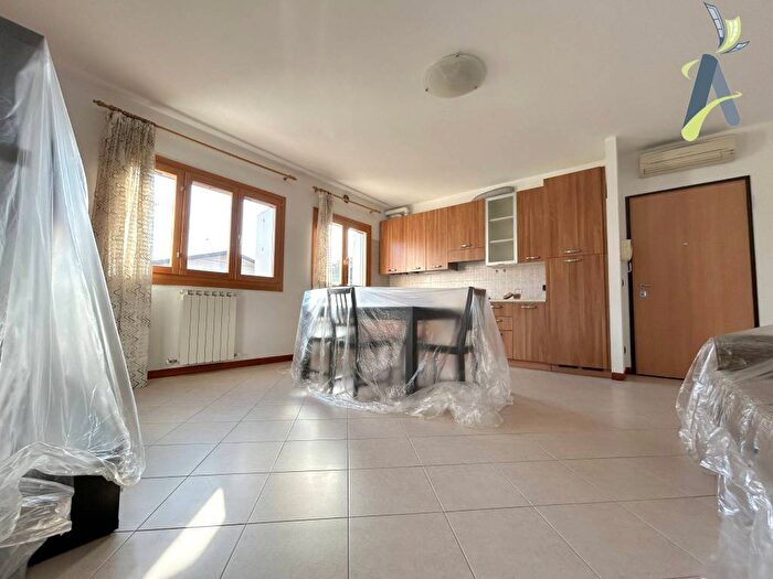 Appartamento trilocale in vendita in Via Monte Antelao, Marcon Gaggio Colmello, Marcon