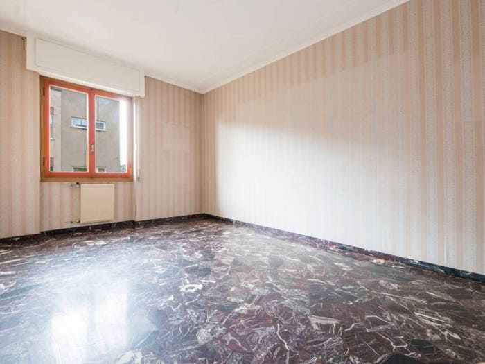 Appartamento con 6 locali in vendita in Via Emanuele Canesi, Sestri Ponente, Genova