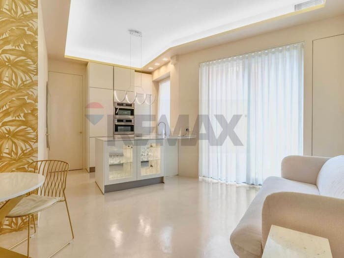 Appartamento bilocale in vendita in Piazza Erculea, Missori, Milano