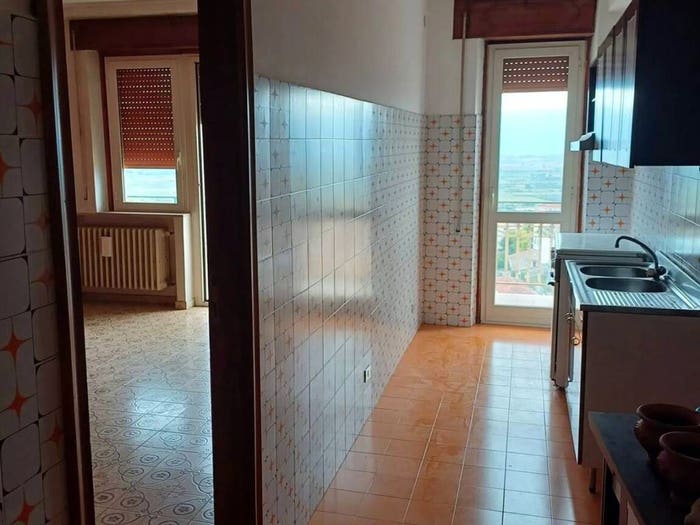 Appartamento con 6 locali in vendita in Largo Antonio D'Amore Fracassi No Number, Cerchio