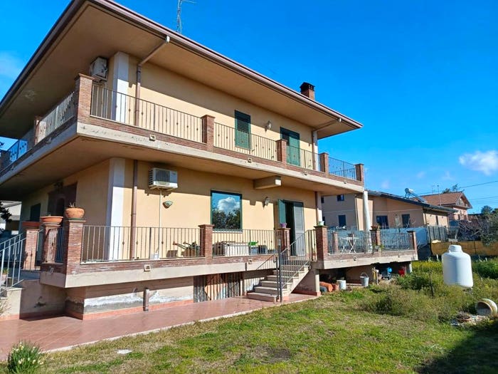 Casa con 6 locali in vendita in Mascalucia