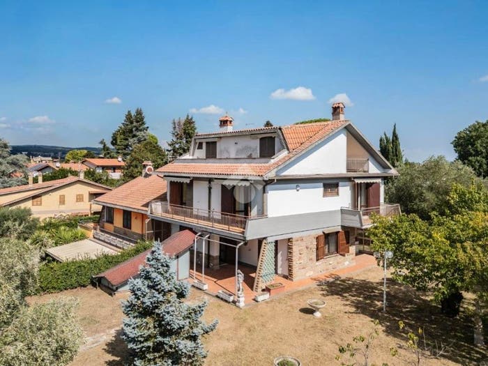 Casa con 6 locali in vendita in Via Dei Ludi, Colle Diana, Sutri