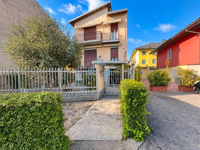 Appartamento trilocale in vendita in Via Piave, Olgiate Olona