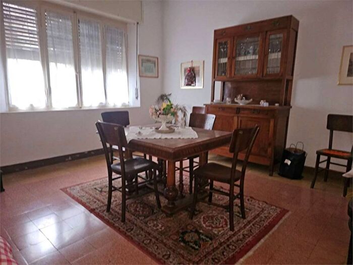Casa con 6 locali in vendita in Via Del Popolo SNC, Centro, Urbino