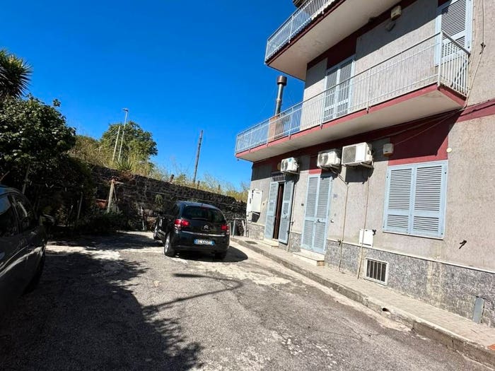 Appartamento con 6 locali in vendita in Via Reviglione, Somma Vesuviana